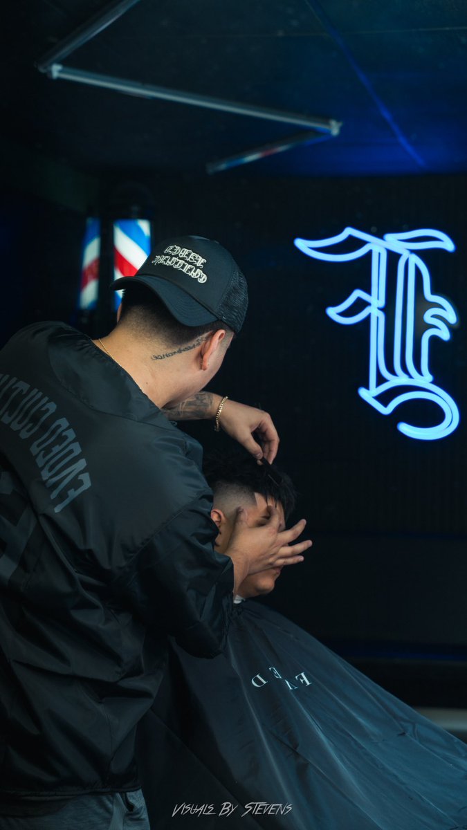VisualByStevens's tweet photo. This Ain’t No Side Hu$tle 💈🏴‍☠️
•
•
•
#barber #barbershop #cut #clean #cleancut #fade #cleanfade #hair #haircut #cleanhaircut #focused #faded #culture #fadedculture #photographer #photography #videographer https://t.co/cdcDvcPhhv