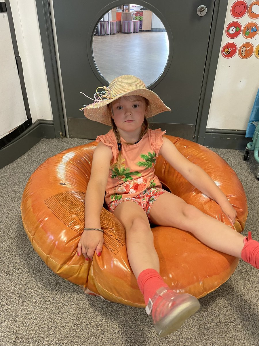 More of our fabulous airport outfits  😎 thank you SO much to our fabulous caters and guardians for all the effort 😍