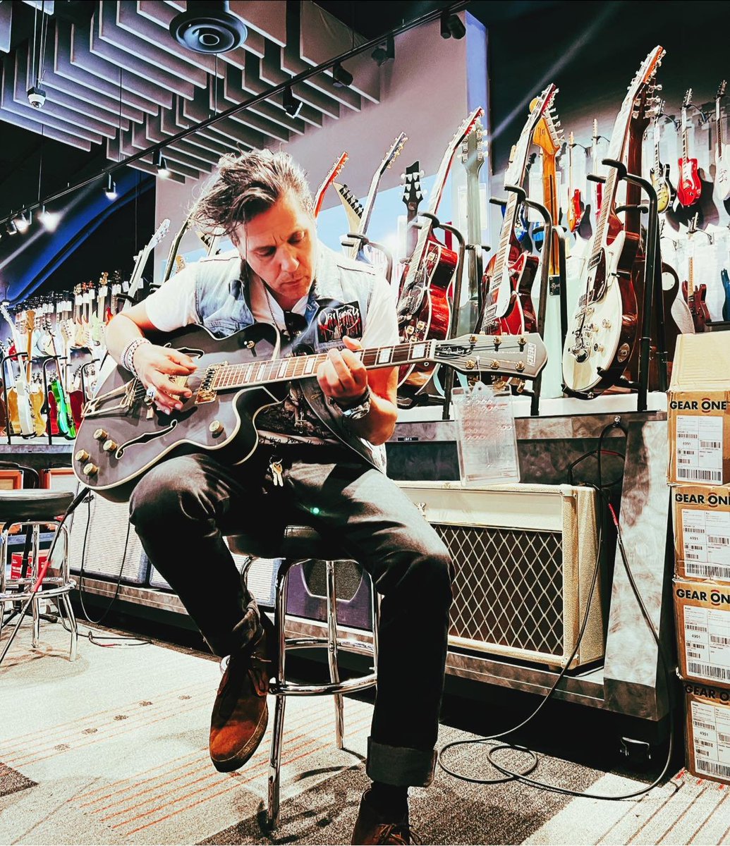 Trying out that Rancid Tim Armstrong Gretsch.