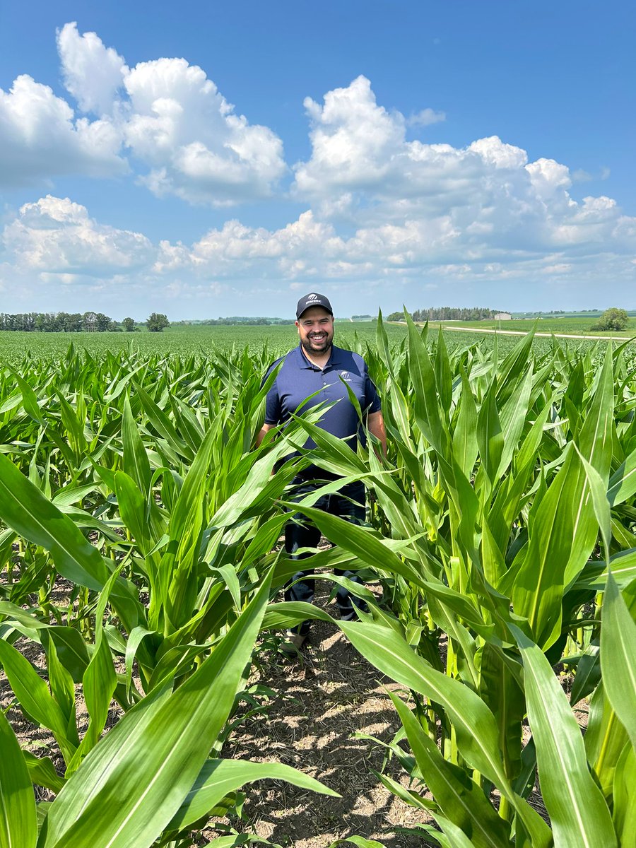 Meet Steph Chabbert
Steph is the territory manager for Southern MB and has been with Maizex for 2 years but has been in the seed industry for 13!
When not walking corn fields, you can find Steph spending time with his family, working on his acreage or in a tree stand with his bow