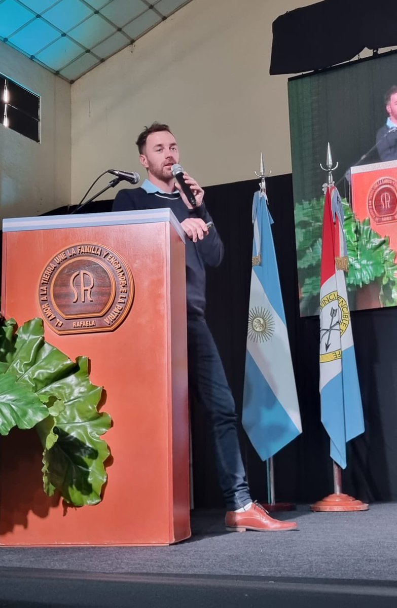 julianimhoff's tweet photo. Gracias @RuralRafaela por la invitación a ser parte del 3er Seminario Internacional de Lechería 💚🐄🥛 https://t.co/lTw36YRBHP