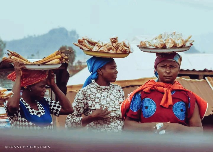 PEOPLE A NIGERIAN MUST SEE WHILE TRAVELING BY ROAD. CHEERS TO THEM THAT PROVIDE US WITH CHEAP FOOD.

#travelphotography #traveler #roadtrip #documentaryphotographer #streetphotography #streetstories #nigeriastories #nftcommunity #yonnysmediaplex #nigeriaphotographershub