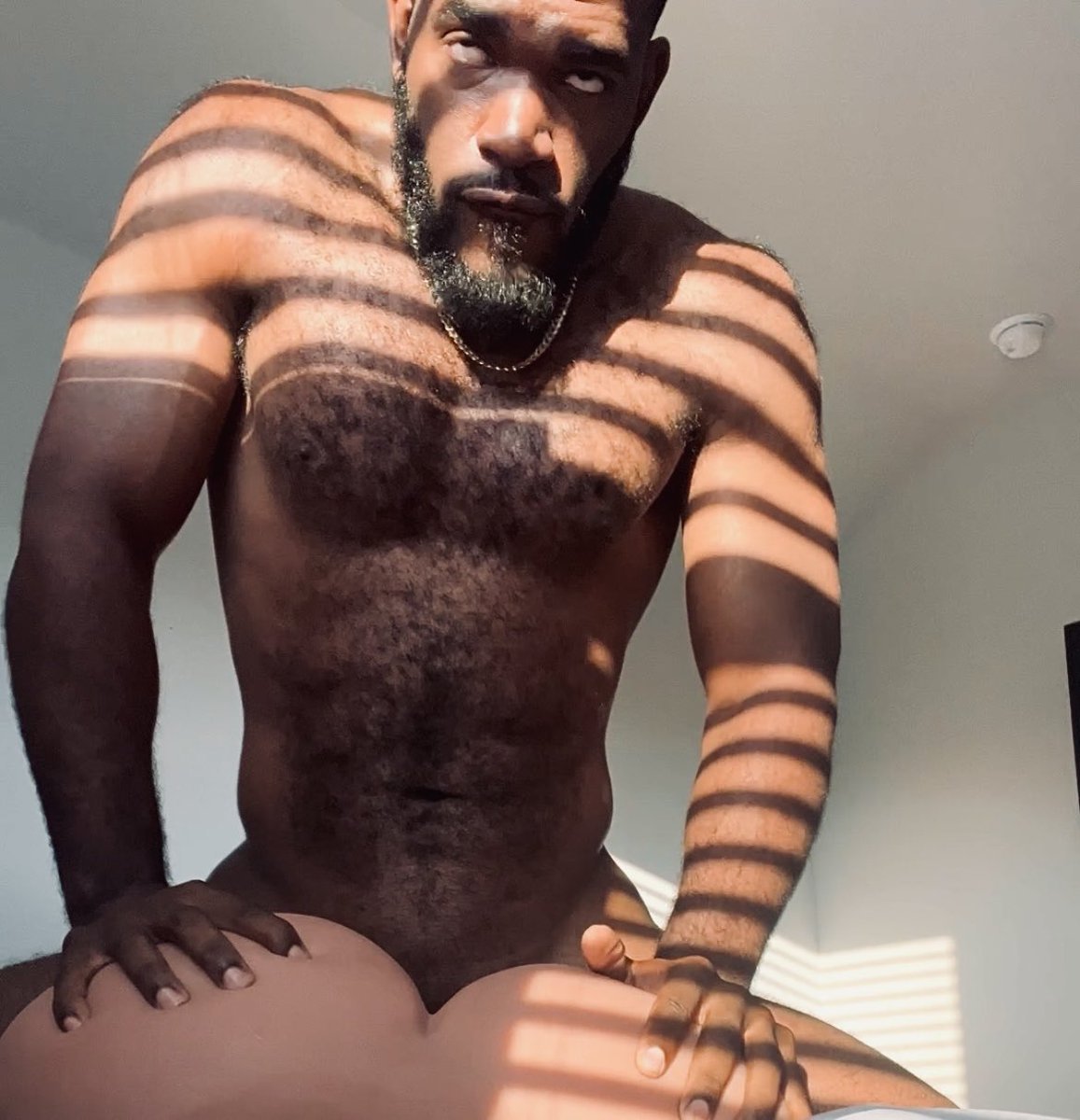 KingKomandr's tweet photo. Kryptonian ass is on a whole different level. https://t.co/94xDS8LgL1
