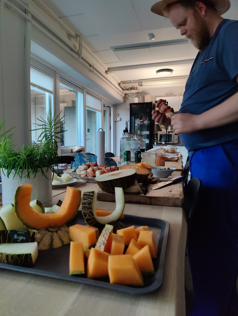 When <a href="/skttl/">Søren Kottal</a> is responsible for the entrés at the company party 😎
#umbraco #h5yr #multiawardwinning