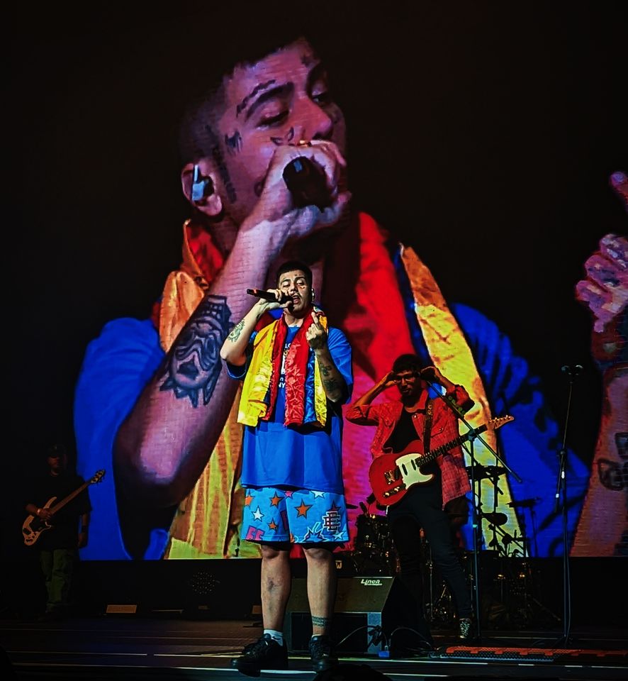 bardukitv's tweet photo. Duki está metiendo sold outs para su próximo concierto en River, y yo les digo que si tienen la oportunidad de ver a Duki en vivo aprovéchenla.

El 16 de septiembre, Duki vino a Bogotá y con mis amigos sacamos estas fotos.

#duki @DukiSSJ https://t.co/VT7nenBzIH
