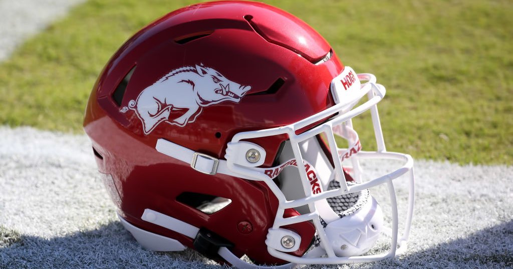 ✞ K E L L💔☔️ tweet media