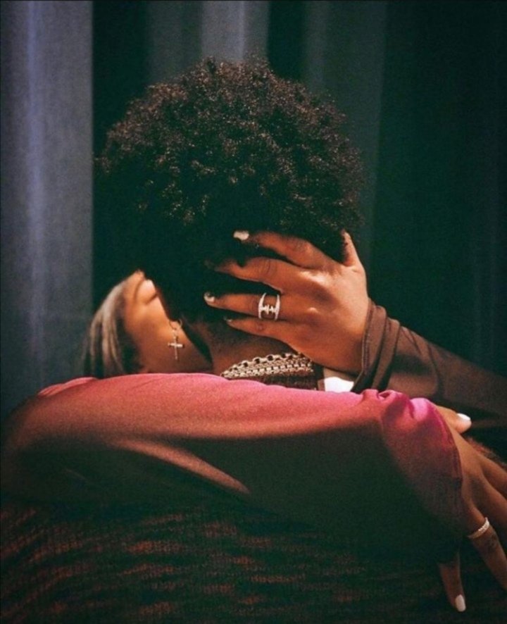 blackbae26's tweet photo. At times use ur head not emotions https://t.co/pipJiWIAre