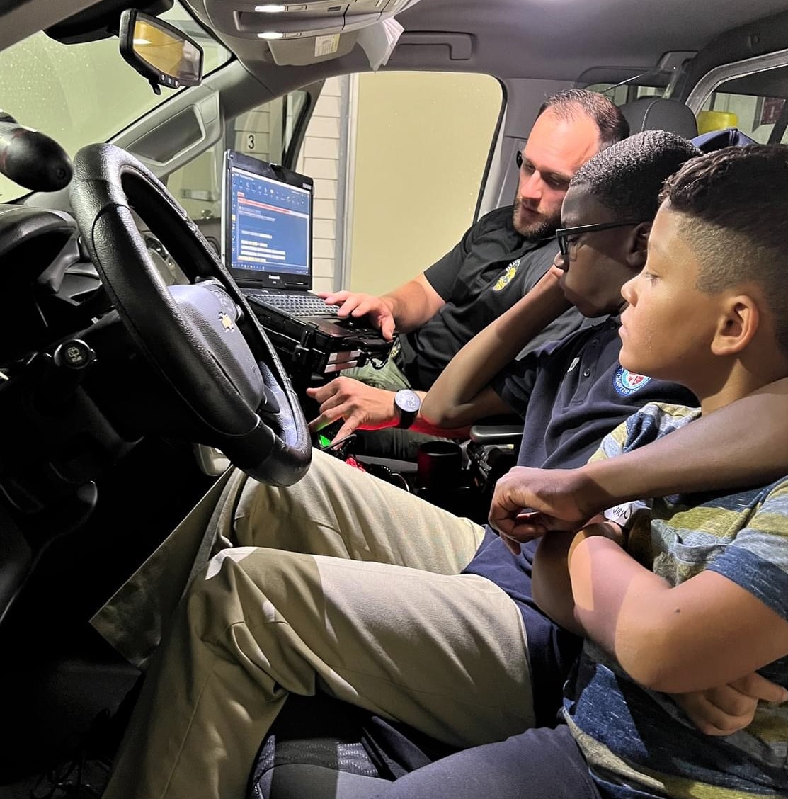 Like games? Free food? Fun? Register NOW for the <a href="/SarasotaPD/">Sarasota Police Department</a> &amp; <a href="/SarasotaPRD/">City of Sarasota Parks & Recreation District</a>  KOPS Summer Fun Night on the Robert L. Taylor Community Complex on July 26! 🏀📷sarasotafl.gov/Home/Component…