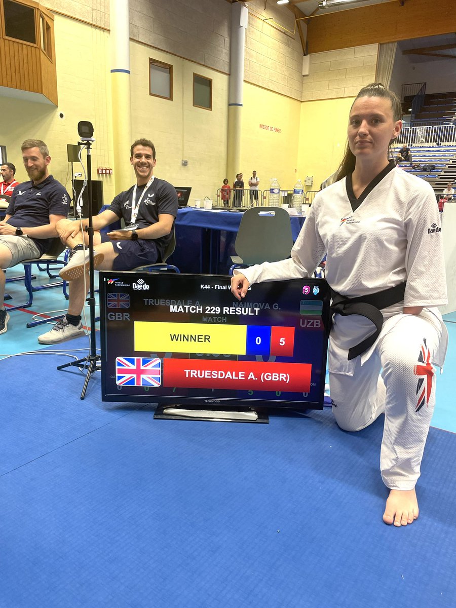 GOLDEN GIRL 🥇

Really pleased to achieve Gold at the European Para Open Championships.

I Achieved what I intended.

It was great to have a full squad!

BIG well done to the whole team. 

#tkd #Taekwondo #fighting