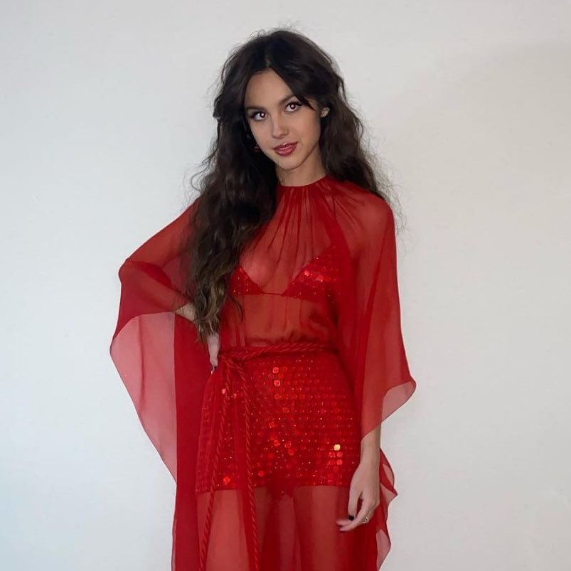 ⠀
⠀       ━━━━━⋯﹫ DYLANE HILTON’s  news.
          ( •  •  • ) 
          DYLANE is attending the Venice Festival 
          and she is wearing a custom Versvce.