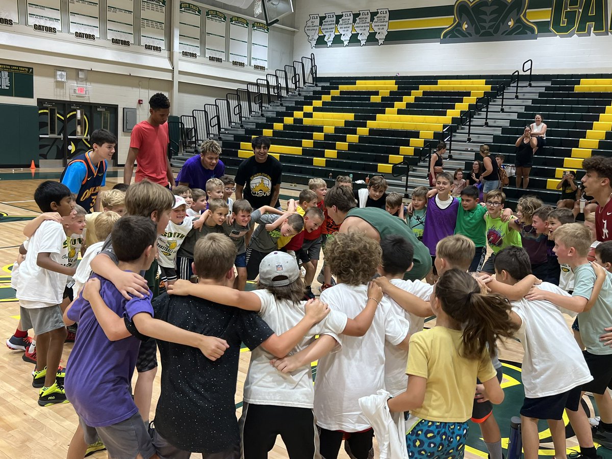 gator_hoops's tweet photo. We just wrapped up a great 3 weeks of Gator Alley Basketball Camp as we had over 140 campers! Thanks to all of our coaches, player coaches, volunteers and players for making it such a great experience for our kids. #GA https://t.co/Qa7auKAyPq