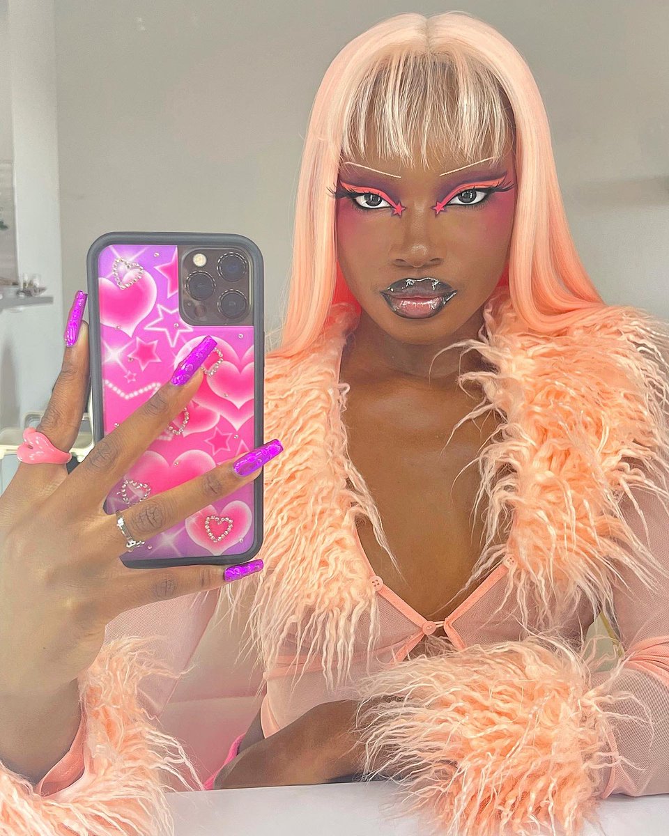isabellepiink's tweet photo. as barbie as it gets 🦄💕🎀 https://t.co/lJfWP2qz6a