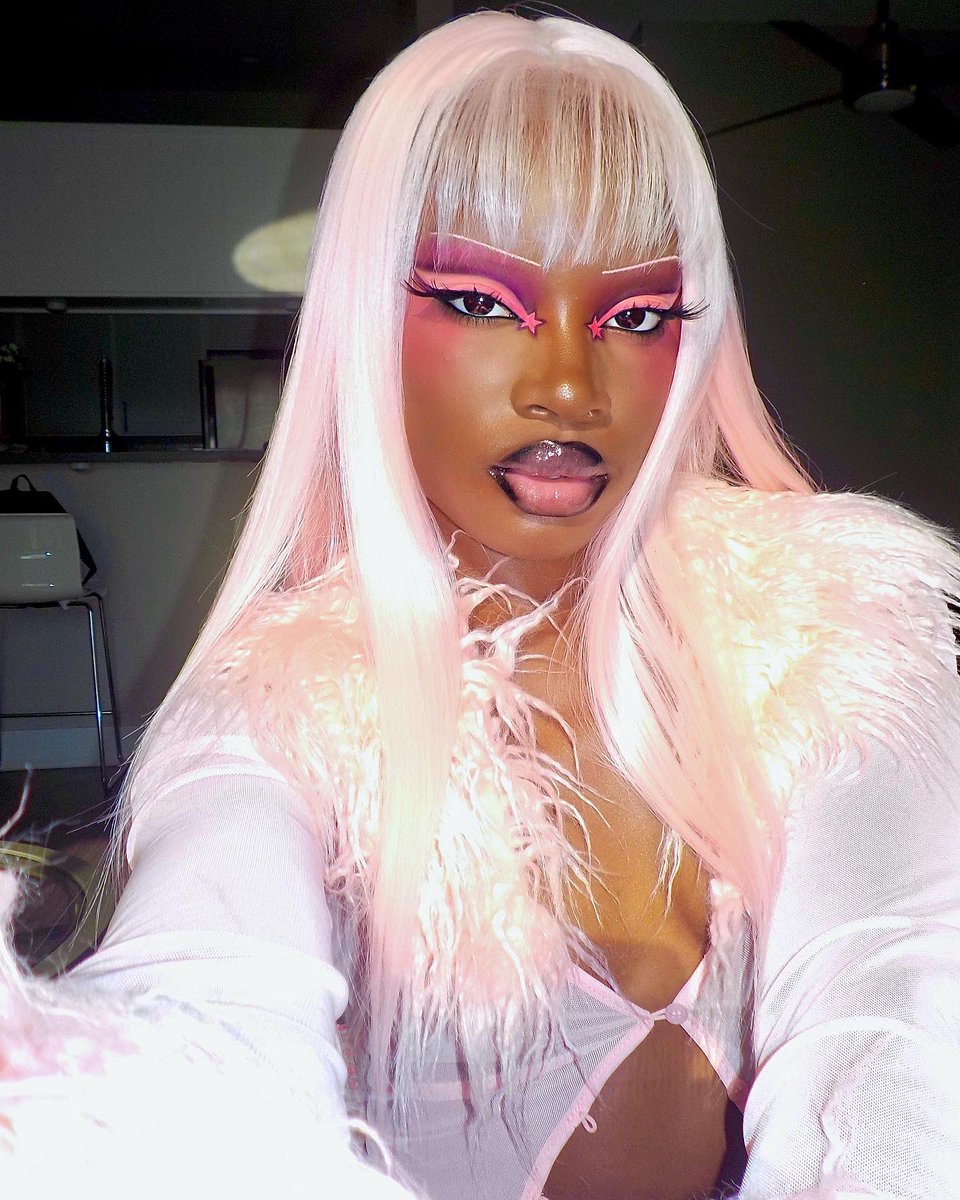 as barbie as it gets 🦄💕🎀