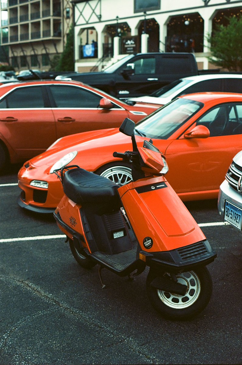 LEP_VIP's tweet image. Some Helen flicks:
Olympus OM-4Ti
50mm Zuiko f/1.8
First 2 shots are Ektar 100 Pushed 2 Stops
Harlequin shot is Kodak Gold 200
And E30 M3 is Porta 800 +1 overexposed