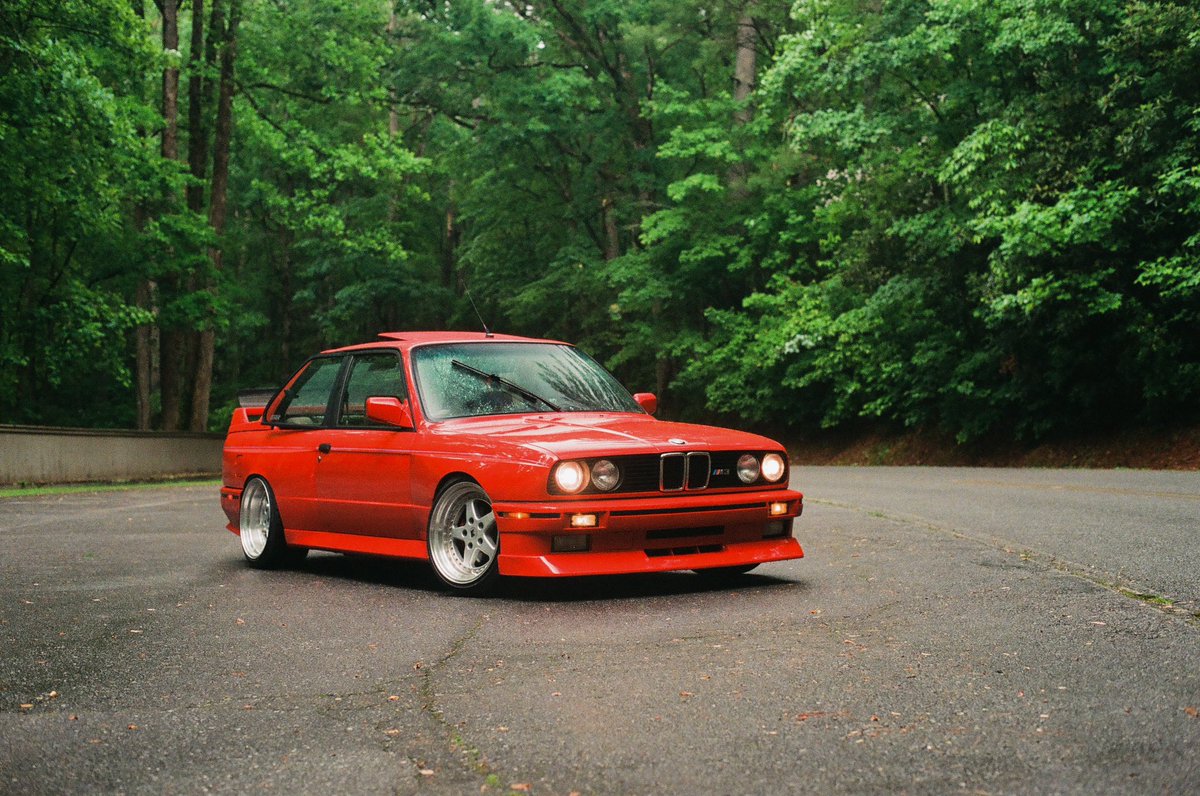 LEP_VIP's tweet image. Some Helen flicks:
Olympus OM-4Ti
50mm Zuiko f/1.8
First 2 shots are Ektar 100 Pushed 2 Stops
Harlequin shot is Kodak Gold 200
And E30 M3 is Porta 800 +1 overexposed