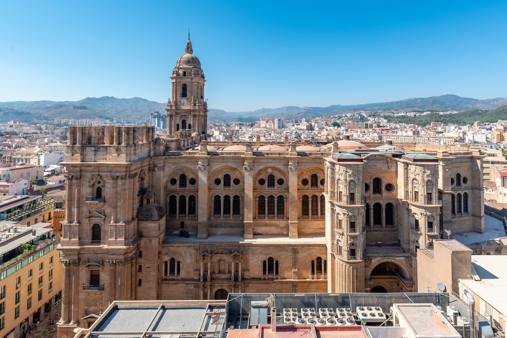 The Cathedral of Málaga is located in the heart of #Málaga. It was built on the site of a former mosque and is one of the most important landmarks of the city. Learn more in Tom Bartel's article in @TravelPast50. 

👉 bit.ly/3XumQSZ

#VisitSpain #SpainCulturalHeritage