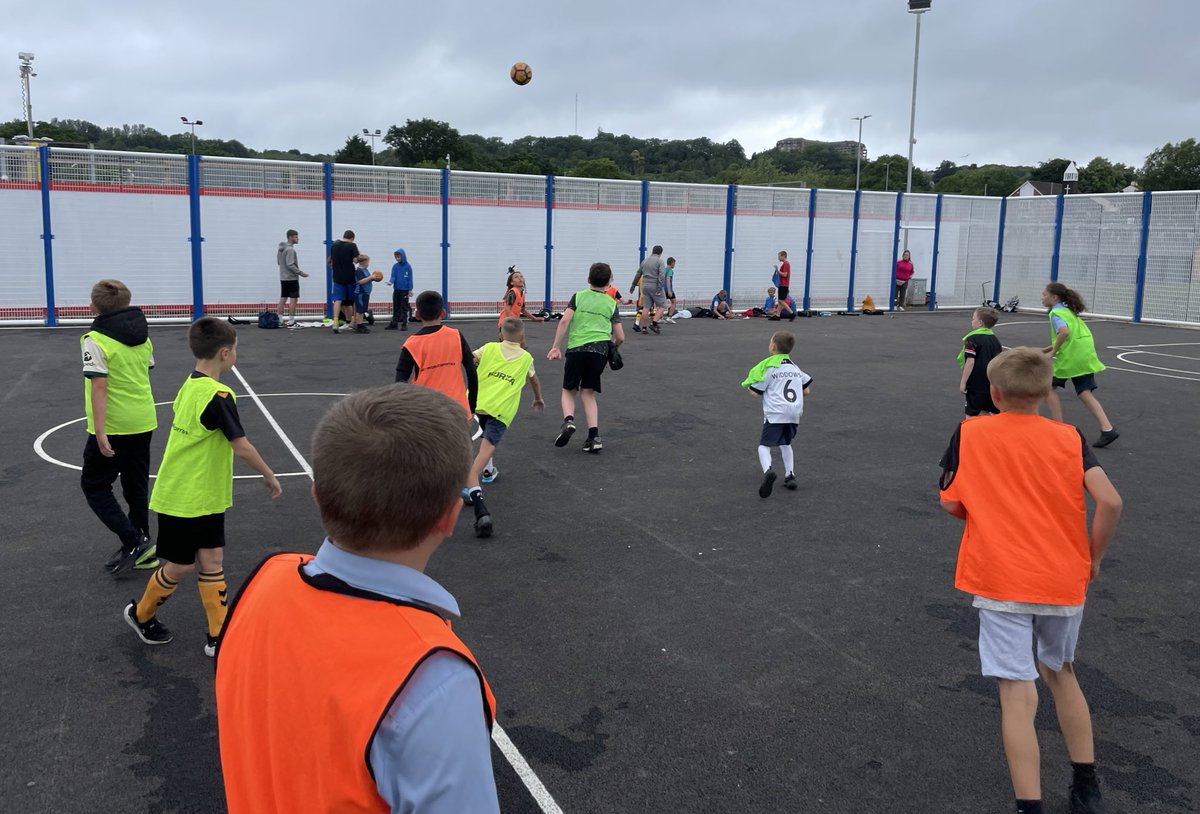 CountyCommunity's tweet image. #PLKicks 

#Barrackswood🫱🏽‍🫲🏻#Ringland 

What an end to the week with fun, engaging and impactful community sport across both Barrackswood and Ringland communities.

100+ young people engaged through football, music and consultation.

How can we improve YOUR session?

🤾🏽‍♂️⚽️🫡😎