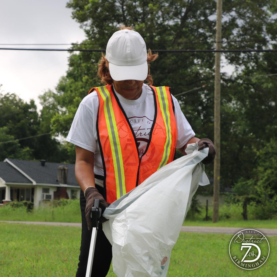 bhamd_7's tweet photo. As we get ready for the Fourth of July celebrations, remember to keep our district and neighborhoods clean!

Whether it’s a family cookout or a city celebration, join me in leaving no trash behind!

#D7 #WeAreD7 #D7OnTheMove #WeAreBham https://t.co/ohF3hVo2Pr