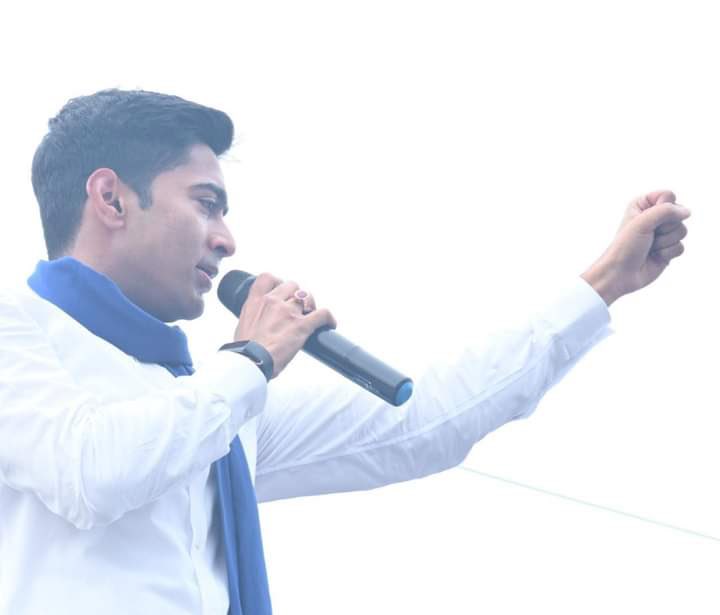 KAILASH_TMYC's tweet photo. Our Nat.Gen.Secretary Boss @abhishekaitc in Today's Road Show in Barabani promised to protest against @BJP4India ‘s discriminatory policies against Bengal in Delhi just after the Panchayat election.Massive Crowd in today’s Roadshow.
#TrinamooleNaboJowar #PaschimBardhaman https://t.co/HtyAl3eG1D