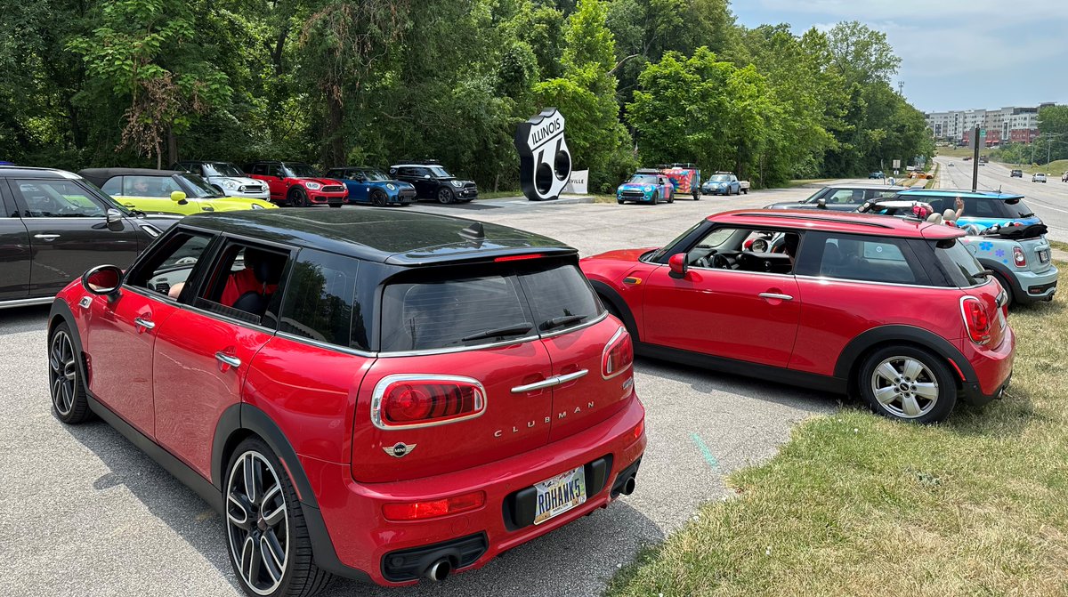 EdwRoute66's tweet photo. What's mini but mighty? Well, that would be a Mini Cooper Route 66 tour, of course! Minis from all over the U.S. enjoyed a trip through Edwardsville Friday along the original Route 66 path! Check out more spots to visit in Edwardsville and beyond: https://t.co/jTESbqCl4W https://t.co/2XtffWjxSt