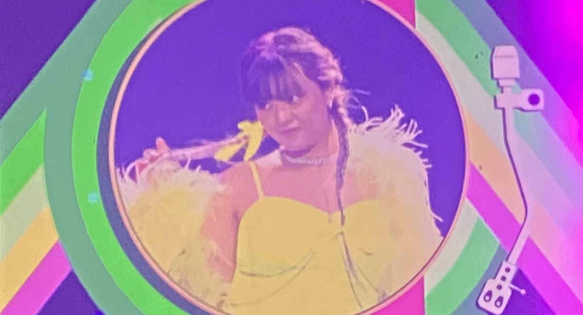 BigantOW2's tweet photo. Jeongyeon juice performance 

#READYTOBE_IN_CHICAGO_D2 #RTBinChicago #TWICE_5TH_WORLD_TOUR https://t.co/iRw9r2gmEj