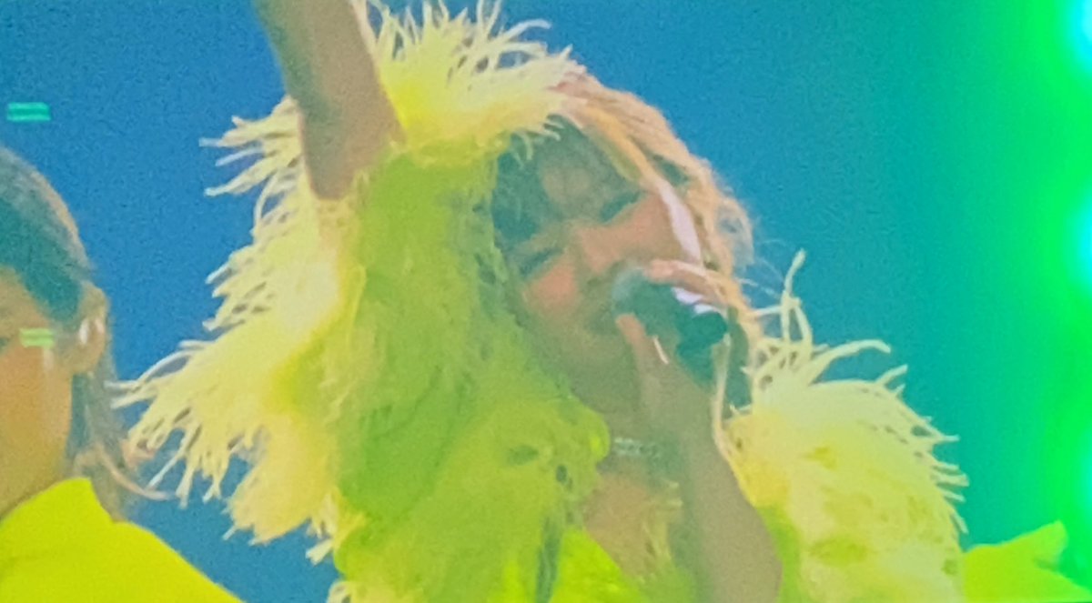 BigantOW2's tweet photo. Jeongyeon juice performance 

#READYTOBE_IN_CHICAGO_D2 #RTBinChicago #TWICE_5TH_WORLD_TOUR https://t.co/iRw9r2gmEj
