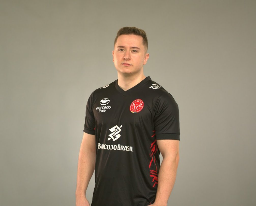 Salve guys, gostaria de agradeçer pelo tempo que representei essa incrivel org que é a @w7mesports e a todos que trabalharam comigo nesse período.

Decidi seguir um novo caminho, estou livre no mercado sem vínculo contratual, pronto para um novo desafio. 

RT = ❤