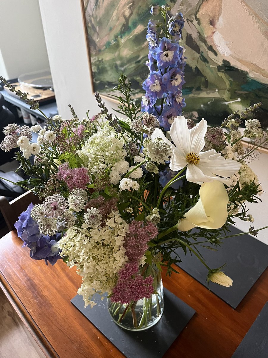Beautiful flowers from the best team as I start a new adventure 🤰🏼👶🏼 maternity leave beckons. Thank you Wales Today <a href="/BBCWalesNews/">BBC Wales News</a>