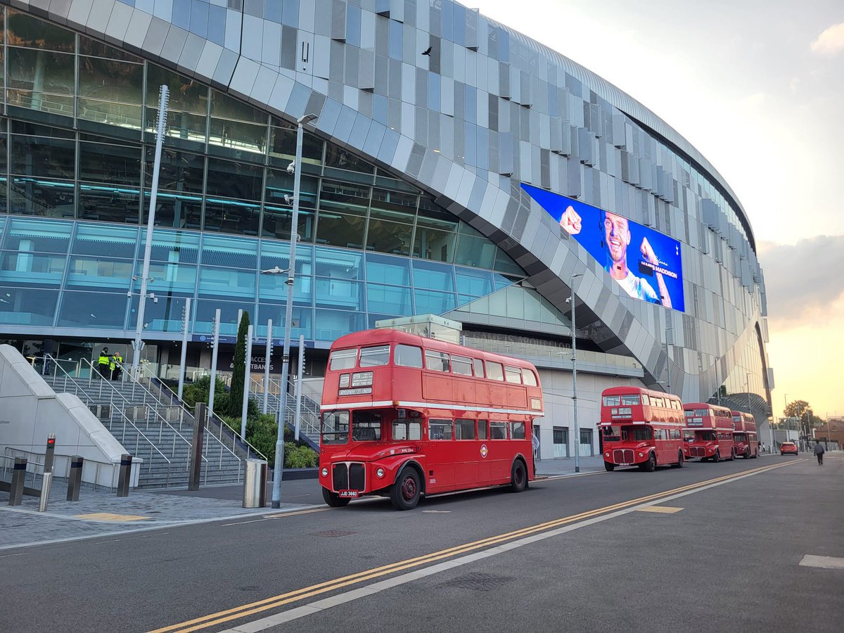 Red Routemaster tweet media