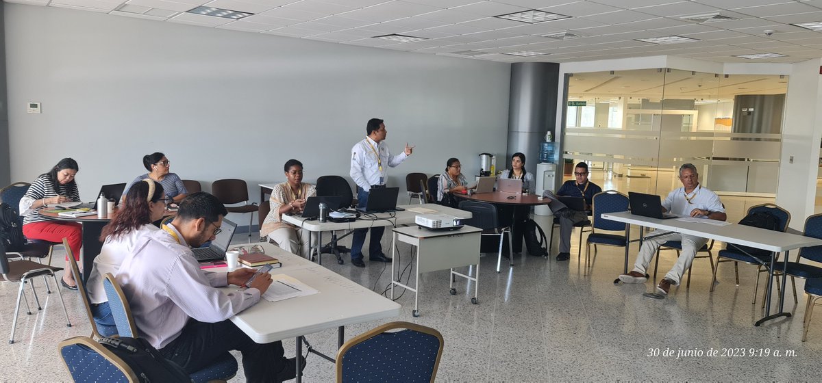 DocenciaUnah's tweet photo. Taller Investigación Diagnóstica:
1. Diseño de Ingeniería de Alimentos CURC
2. Propuesta curricular nueva de Licenciatura en Comunicaciones, Ciudad Universitaria
3. Rediseño curricular de la Licenciatura en Educación Física y Deporte.
@UNAHoficial @UNAH_CURC https://t.co/vkmqQ6SRq4