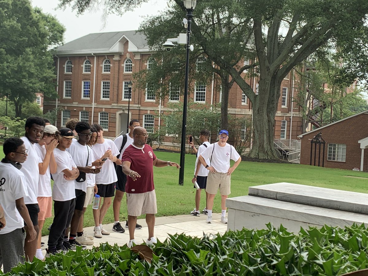 Thank you, Dr. Illya Davis, professor of philosophy and Director of Freshmen and Seniors' Academic Success Programs @Morehouse for sharing time with the @DeMathaCatholic #RoadToCivilRights. S/O to @7NoDowntown for setting this up! @IThink_UThink #TwoVeryStrongBrotherhoods