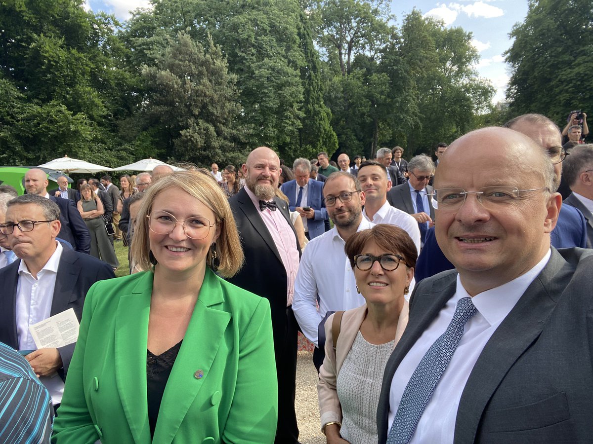 GrudlerCh's tweet photo. Très belle présentation des savoir-faire français à l’expo Made in France à @Elysee, autour du président @EmmanuelMacron, avec ma collègue @MariePierreV
Bravo à ces talents venus de toute la France, et du Nord Franche-Comté. Bravo #Gaussin #Hericourt et #MSInnov #Belfort https://t.co/G8J0d2GgGT