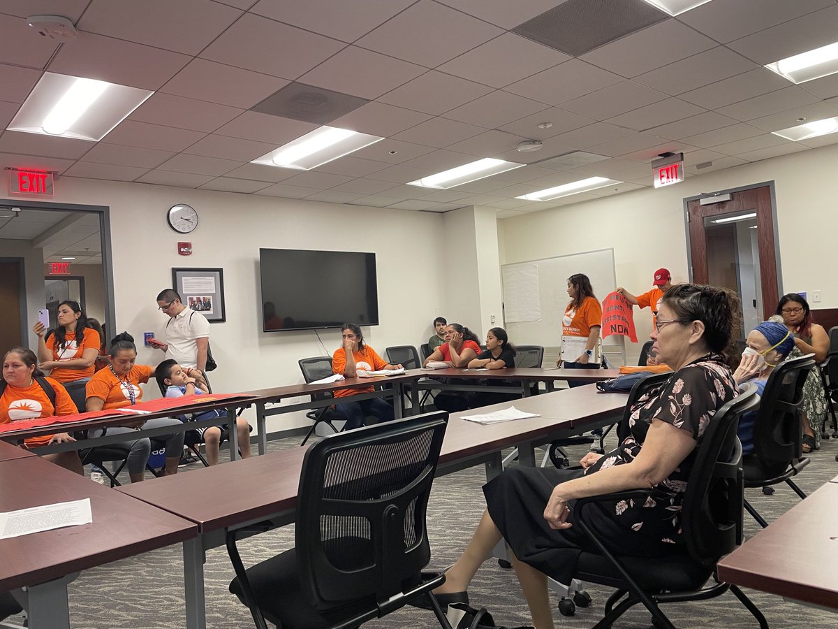 JonLissNVM's tweet photo. Tenants now inside #Loudoun County Housing and Community Development. Waiting for a real response. ‘We are human beings.#nvm https://t.co/Pa8rqPxxrl