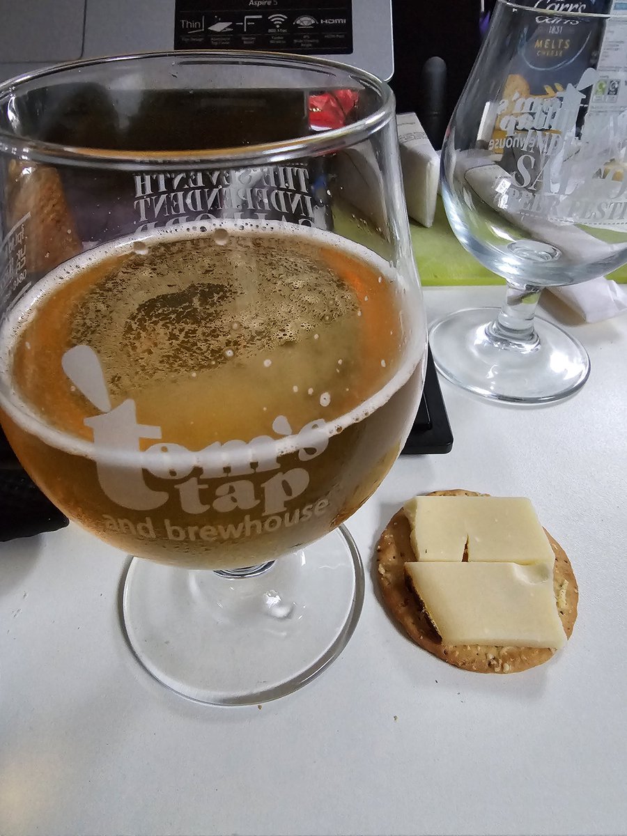 salfordbeerfest's tweet photo. Emmenthaler matched with @PigAndPorter "Wind of Change" Helles.
@tomstapandbrew #CheeseNight https://t.co/wEpIio86Sd