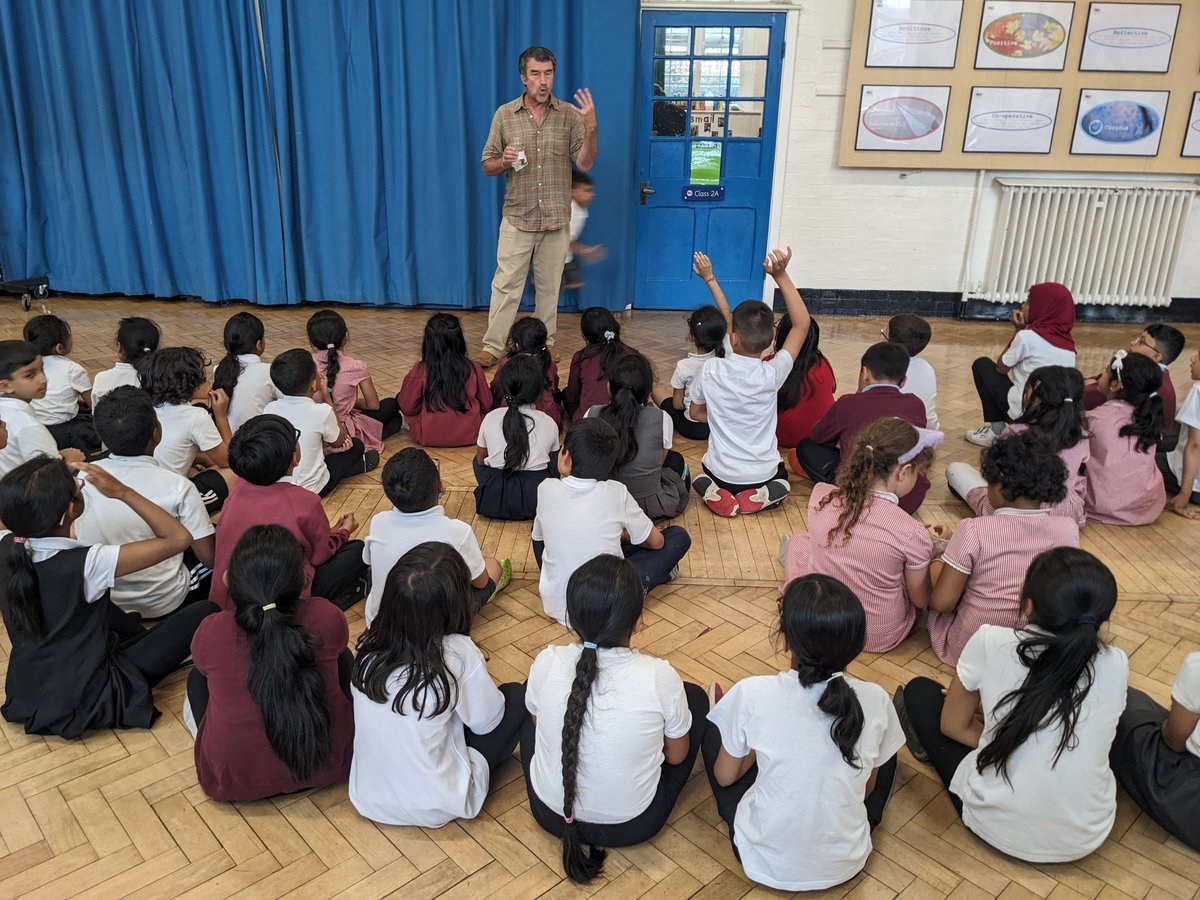 Science at Sandringham (@sandpriscience) on Twitter photo Thank you Stephen from <a href="/FGCommGarden/">FG Community Garden</a> for talking to Y3 and 4 today about water scarcity, drought resistant plants and much more! The children were so curious and asked brilliant questions #wearescientists #prisci @SandringhamE7 Thank you Stephen from <a href="/FGCommGarden/">FG Community Garden</a> for talking to Y3 and 4 today about water scarcity, drought resistant plants and much more! The children were so curious and asked brilliant questions #wearescientists #prisci @SandringhamE7