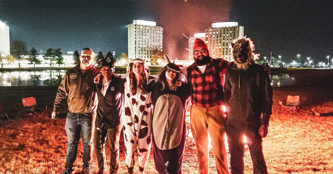 NIURecreation's tweet image. 🔥🎃 Throwback to our spooktacular Halloween Campfire last year! 🕯️✨ The night was filled with unforgettable memories by the crackling fire and on the haunted trail. #ThrowbackHalloween #CampfireFun #UnforgettableMoments #NIUOA