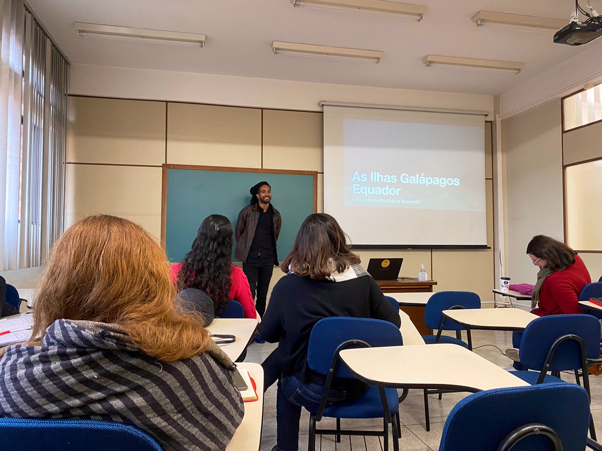 jimmyocles's tweet photo. Acabo de dar un seminario sobre las Islas Galápagos en mi maestría.

Hablando con orgullo de mi Ecuador en Brasil. 🇪🇨✊🏾🇧🇷✨
P.D. (Quedaron enamorados 🌳🐢🦑🦭🐦🐦‍⬛🐋🐠🌊🏝️) 

- ¿Ustedes ya conocen las Galápagos? https://t.co/hyWAwgL71V