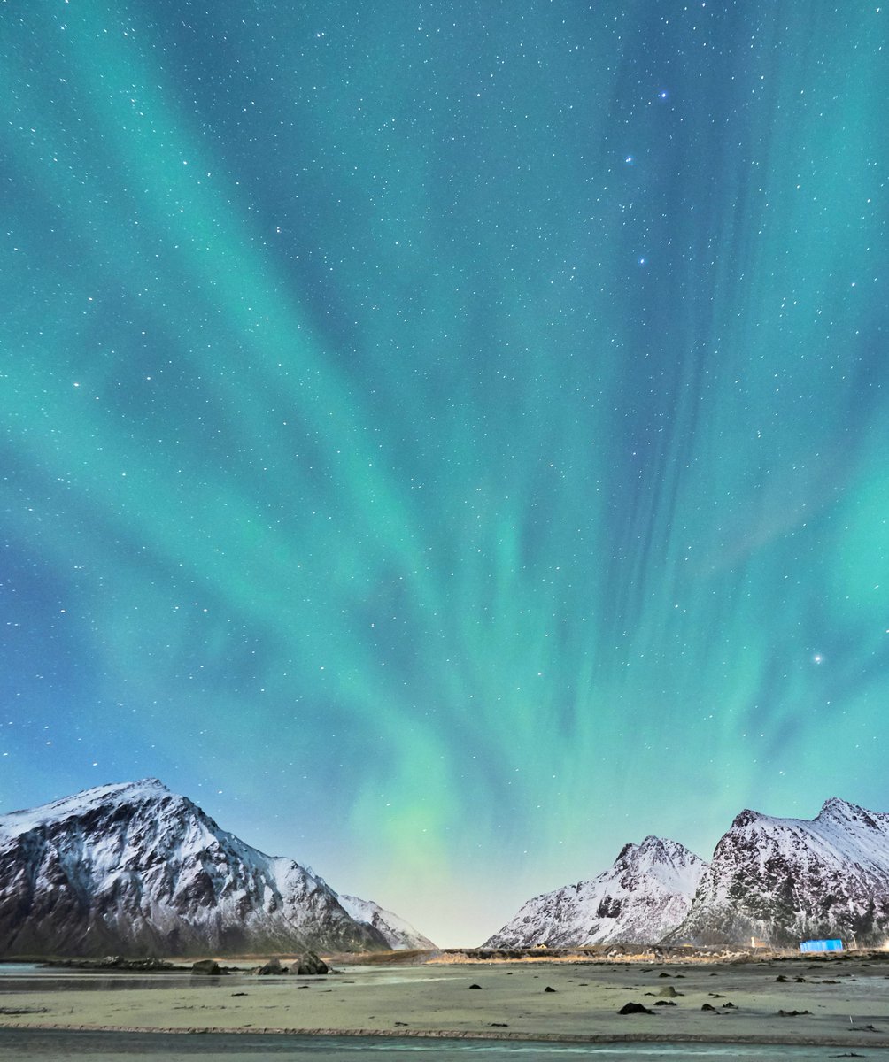 Aurora borealis seen over the night skies of Iceland  🇮🇸 

#nature #naturephotography #naturebeauty #scenic #photography