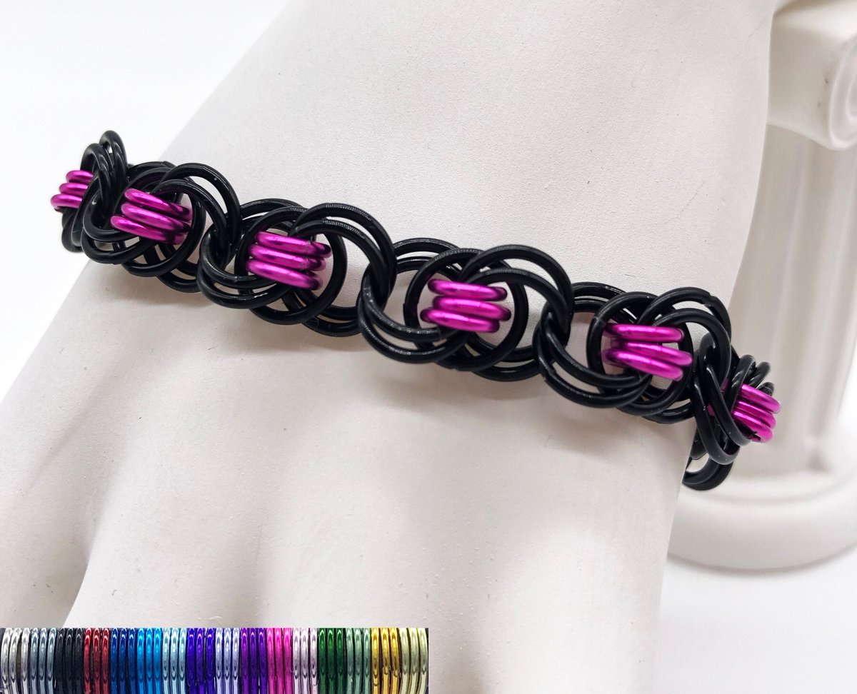 collared_s's tweet photo. Excited to share the latest addition to my #etsy shop: Black Base Oceanwaves Bracelet https://t.co/79SmwhUfSB #slavecollar #slavejewelry #bdsmcollar #gor #gorean #kajira #kajirus #slavebells #dancingbells https://t.co/iEoDt7x6Y6