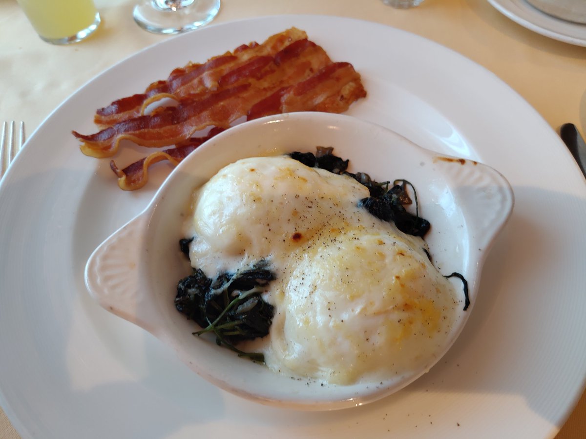 Eggs Florentine on the North Sea