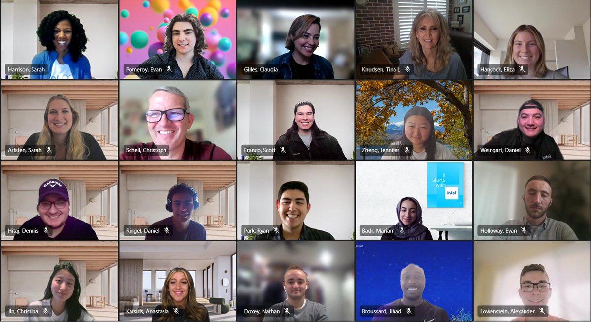 christophschel's tweet photo. I enjoyed connecting with some of our SMG interns today!
My advice for them is to always go after the opportunities you want - don't wait for them to come to you. Based on our conversation, I know this group will do just that! Keep up the great work. #IAmIntel #Intern4Intel https://t.co/d72P4Cgx28