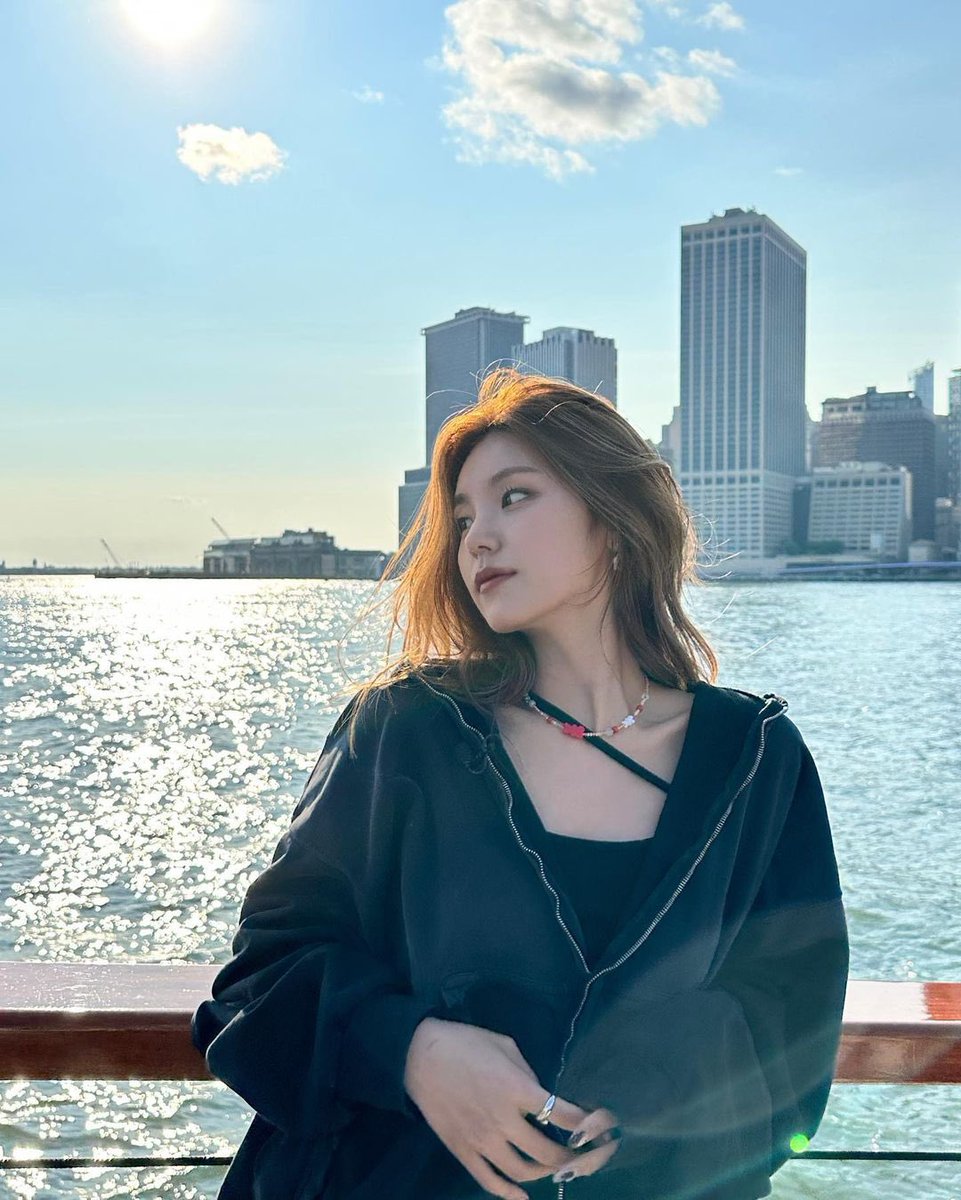 kpopsapphic's tweet photo. https://t.co/zfxQ4JdB2K