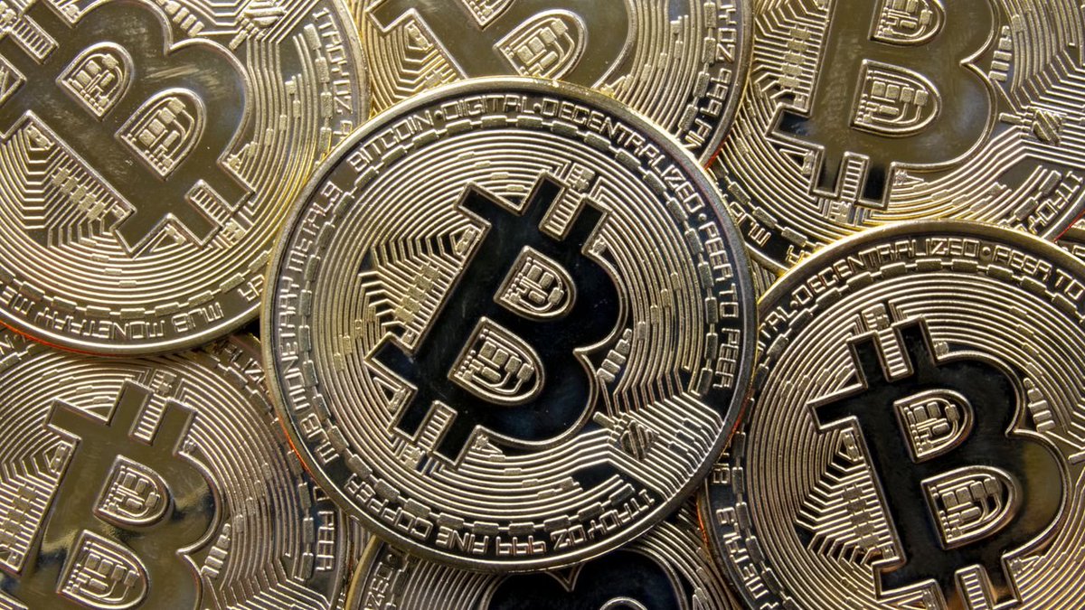 dsctlzscrypto's tweet photo. Entender Bitcoin puede resultar difícil para muchas personas

Por eso, en este hilo te explico Bitcoin [casi todo] en tan solo 22 tweets

 🧵 https://t.co/yS8ZMSp9f3