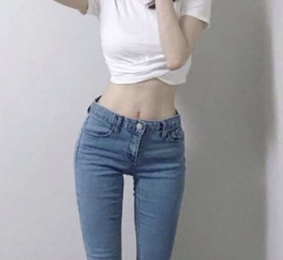 AlexaSu60082687's tweet photo. 👇 #COACHELLA2023 #페스티벌룩 #코첼라 #kwangya_seoul #멧갈라 #지민  
Source: https://t.co/zS9zd9h9ou https://t.co/M8lIaqKuAH