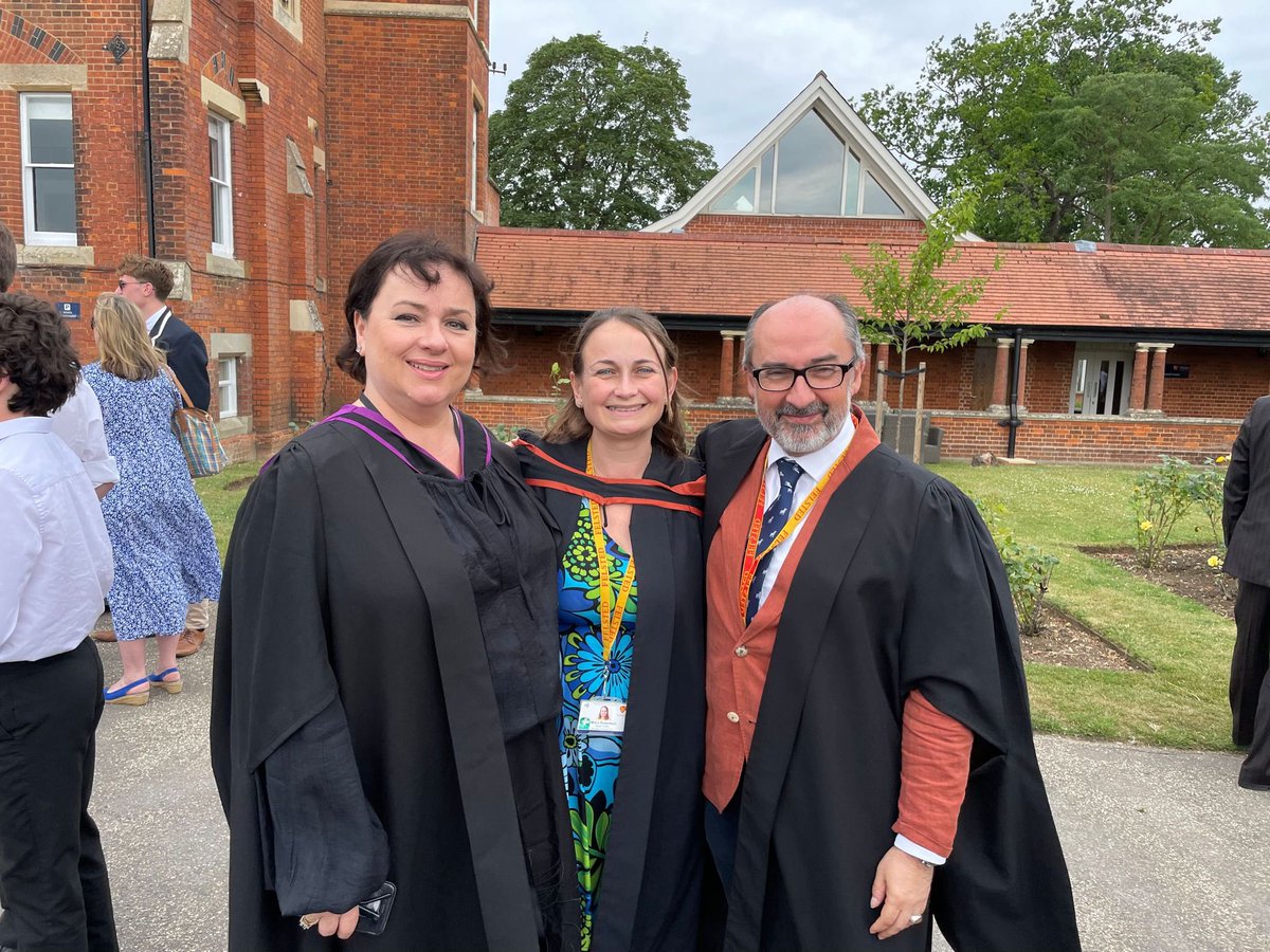 FelstedMFL's tweet photo. Thanks for all the support these years, Laura. Have a great summer and all the best in your new job #headofMFL #leadership https://t.co/uNcL6PHGcl