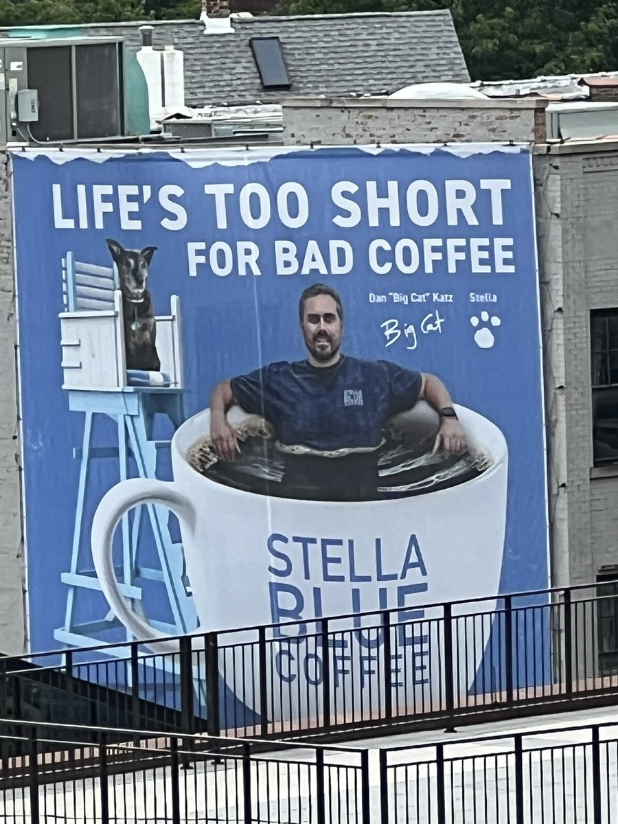 JJ2723's tweet photo. @BarstoolBigCat spotted from Wrigley! https://t.co/7ccdouOPys