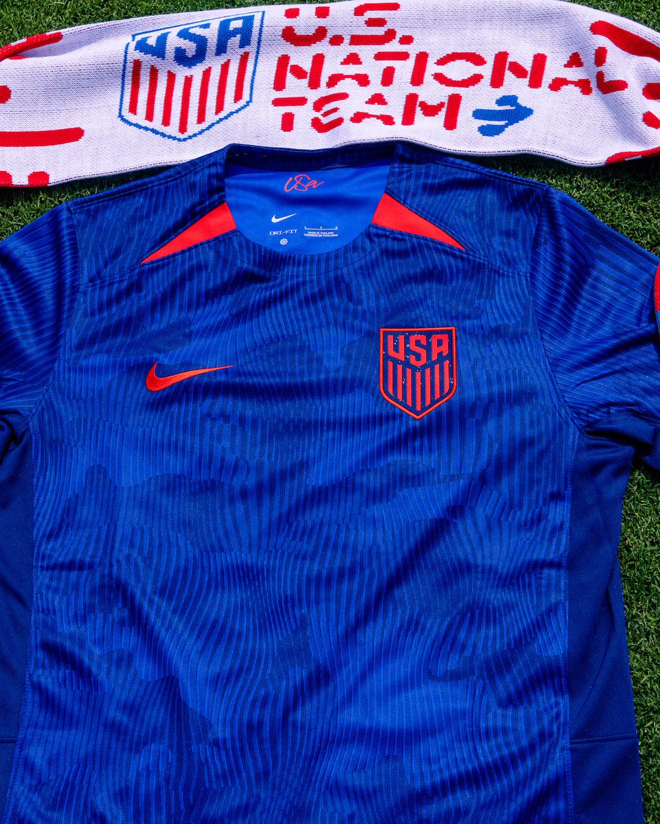 For the RED, WHITE &amp; BLUE 🇺🇸

RT for a chance to win a #USMNT kit and scarf!