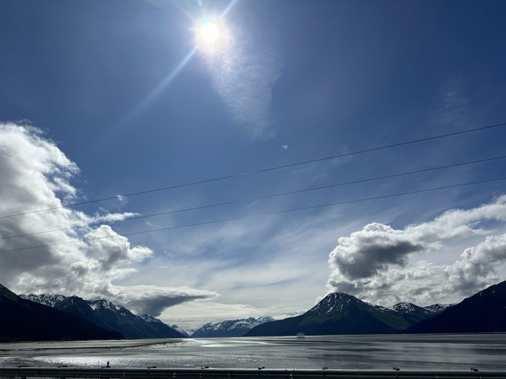 gomer2323's tweet photo. Actual orange ball in the sky @AaronMorrisonWx 
#AlaskaWx 
#TurnagainArm https://t.co/KsxzzJAZ0r