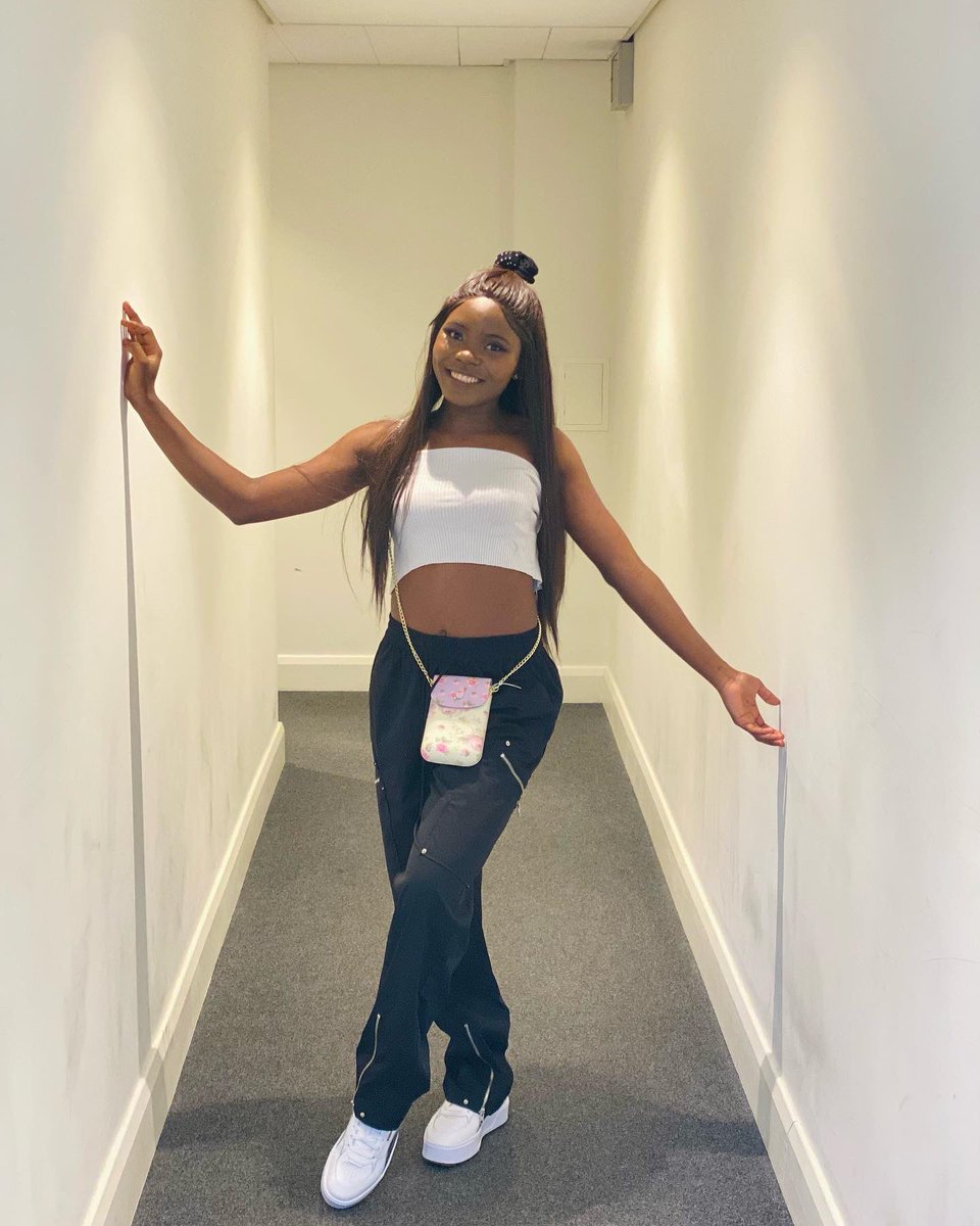They say love 💕 is blind  
But I see ME in your mind ♥️ 
Oh right! I’m one of a kind 🙈👑 
A real good vibe, just wanted you to remind 😉