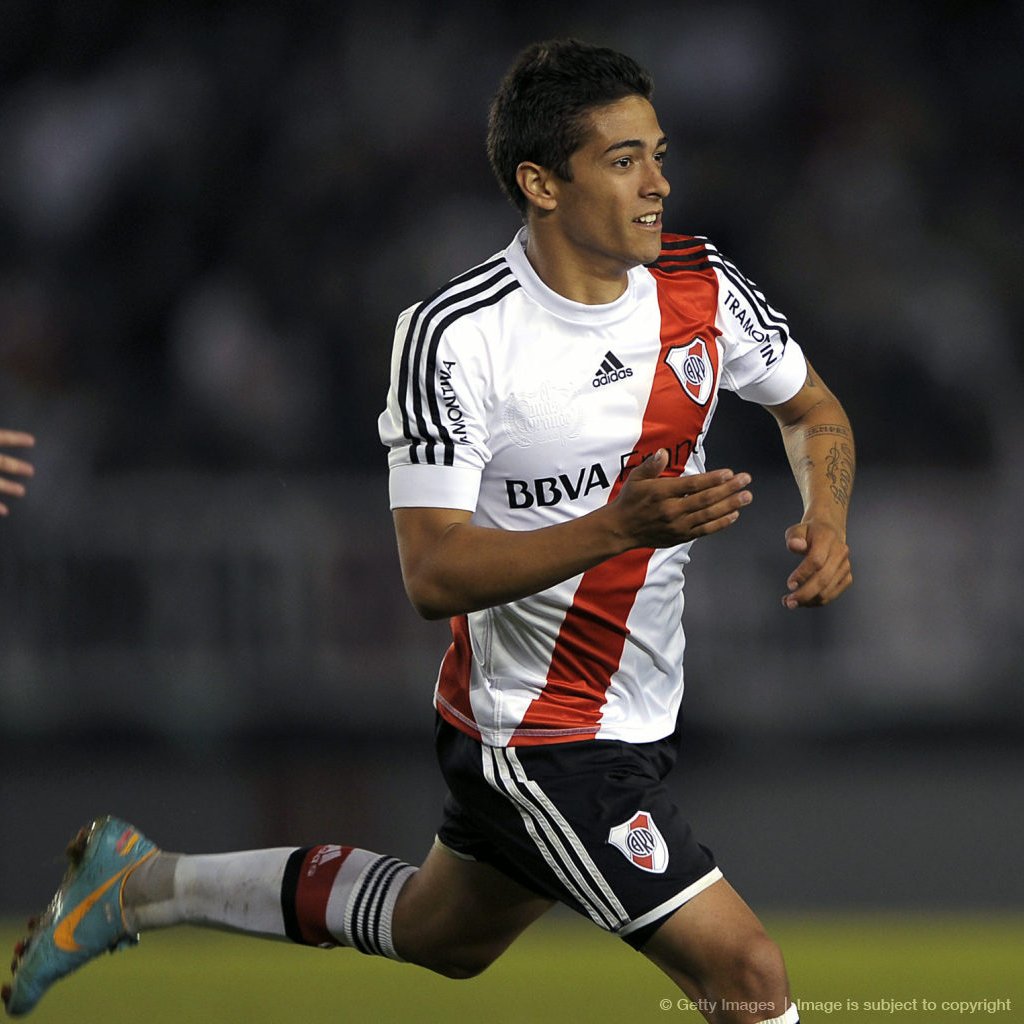 lauti_rioss's tweet image. Lanzini rechazo la oferta de River estando puntero del campeonato, en 8 vos de Libertadores y con miles de competencias por venir. Tenía todas la de convertirse en idolo y no quizo
Opiniones?